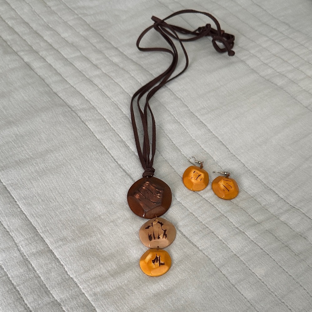 Brown and Orange Pendant Necklace with Matching Earrings